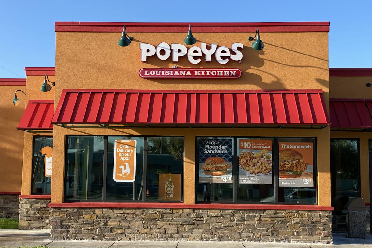 La cadena de locales de comidas rápidas Popeye´s propuso hacer los domingos un poco más agradables con una oferta especial (Imagen: Popeye´s)