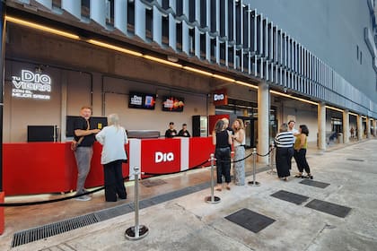 La cadena de supermercados Dia inauguró un espacio gastronómico en el Movistar Arena de Buenos Aires