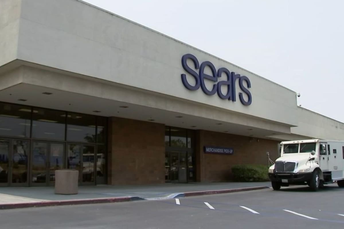 La cadena de tiendas departamentales contará con solo seis tiendas en Estados Unidos