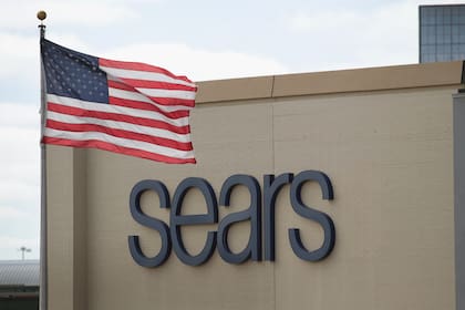 La cadena de tiendas Sears pidió la convocatoria de acreedores para evitar la quiebra; cerrará el 25% de sus locales