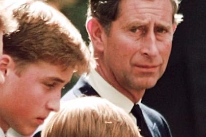 La caída de Andrés es la crisis más reciente de la monarquía británica