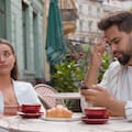 Más pantallas, menos sexo: la hipótesis que explica la caída de la natalidad