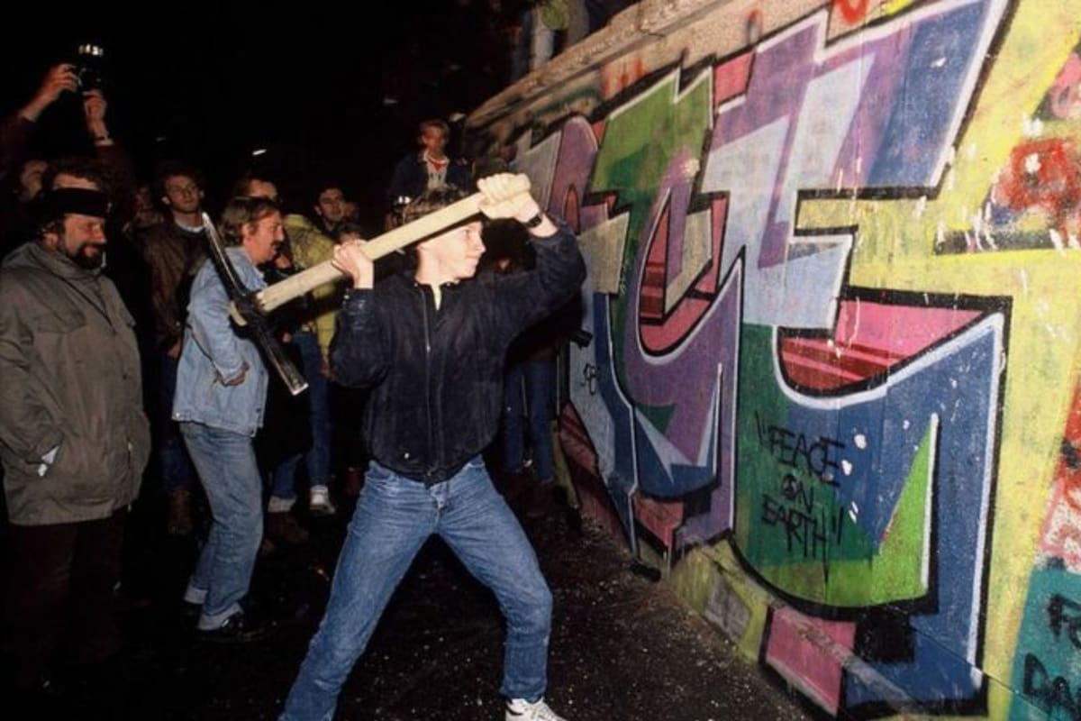 La caída del Muro de Berlín ocurrió el 9 de noviembre de 1989