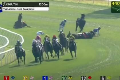 La caída en Hong Kong que causó pavor en el turf