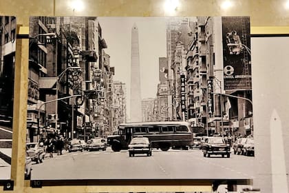 La calle Corrientes, el archivo fotográfico de La Nación en sus 150 años