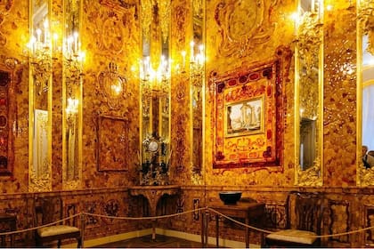 La Cámara de Ámbar, una invaluable habitación hecha con ese material que los alemanes le sacaron a los rusos y que desapareció tras finalizar la Segunda Guerra Mundial