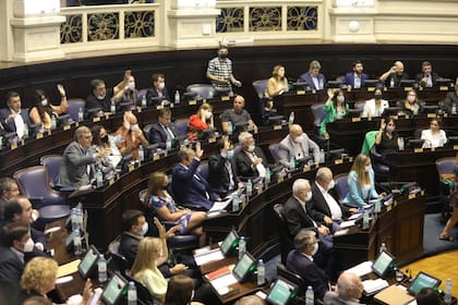 La Cámara de Diputados bonaerense, el martes, al habilitar una nueva reelección para intendentes