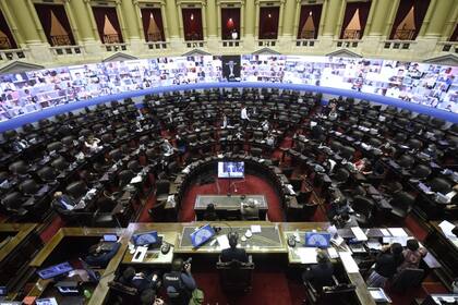 La Cámara de Diputados renovará la mitad de sus bancas y este domingo comienza la puja entre oficialismo y oposición.