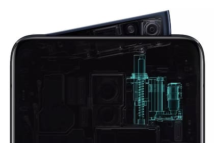 La cámara frontal del Oppo Reno sale para afuera con un clic, como un botón; esto permite liberar espacio para la pantalla