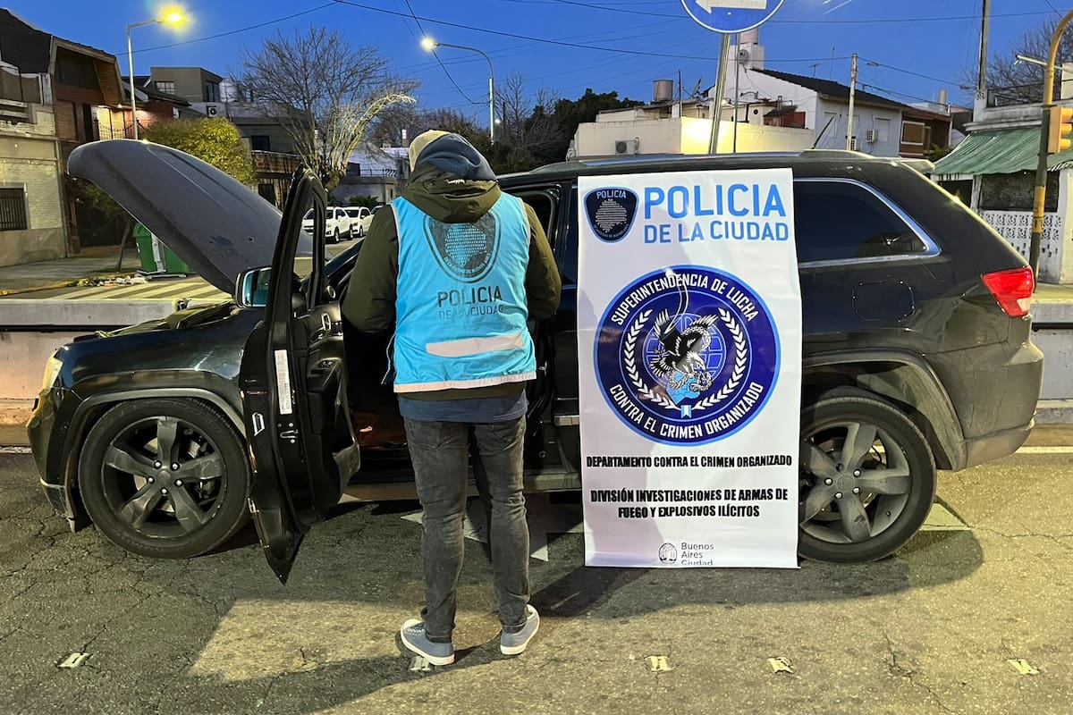 La camioneta blindada fue interceptada en el barrio porteño de Liniers