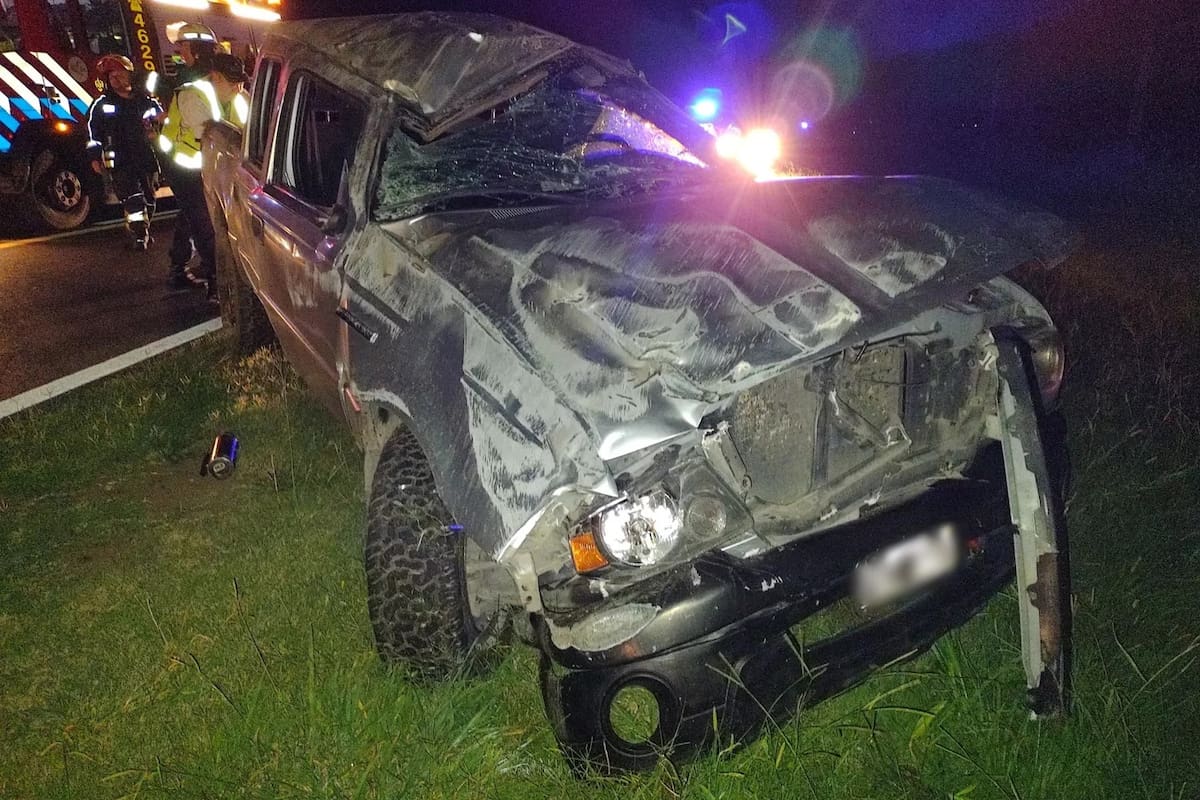 La camioneta en la que viajaba la agente fallecida