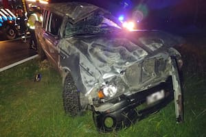 La camioneta en la que viajaba la agente fallecida