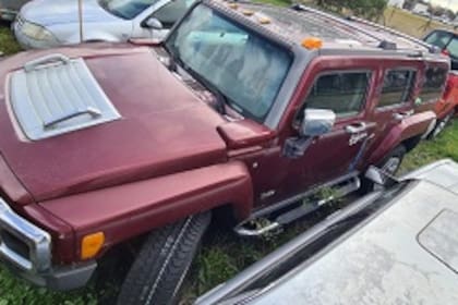 La camioneta Hummer que subasta la ARCA.