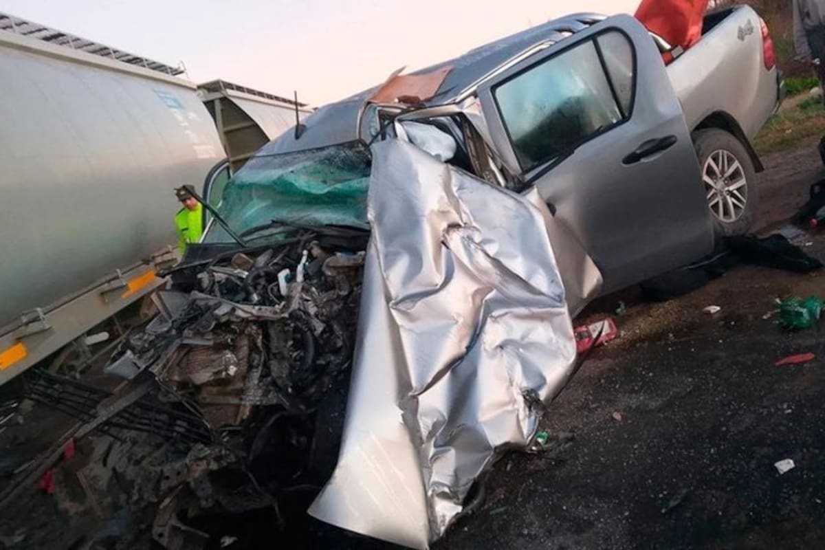 La camioneta que chocó contra el tren era una Hilux