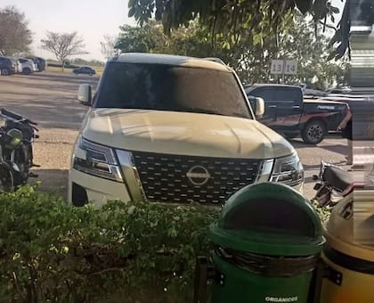 La camioneta que es investigada por la policía boliviana había sido estacionada en el aeropuerto Viru Viru