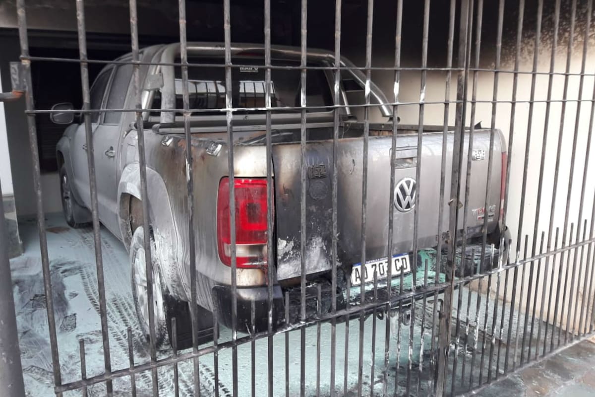La camioneta quemada del dirigente rural en Las Breñas, Chaco