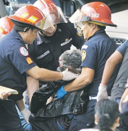 La camioneta recibió una lluvia de disparos durante el ataque; Cabral murió en el acto y Fariñas sobrevivió herido