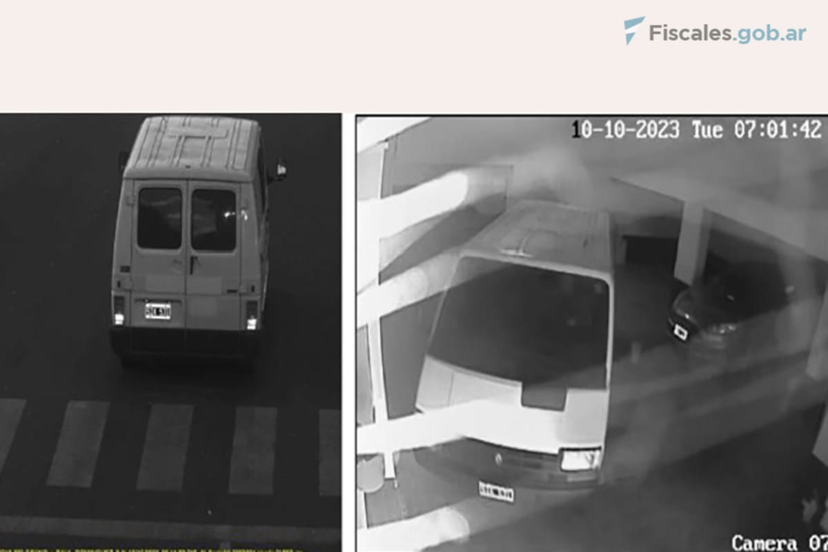 La camioneta Renault Trafic blanca empleada por la banda criminal para concretar un doble secuestro en Rosario