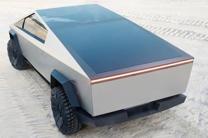 La camioneta Tesla Cybertruck cuenta con una carrocería de acero inoxidable ultrarresistente
