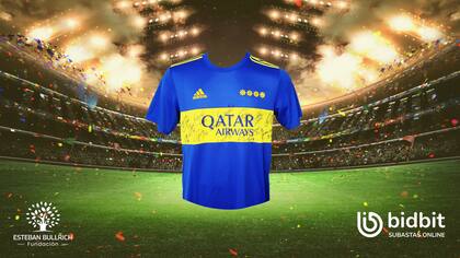 La camiseta de Boca, otra de las disputadas en la subasta