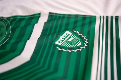 La camiseta de Camioneros Rugby Club; el equipo marcha primero en el torneo interempresarial de la URBA