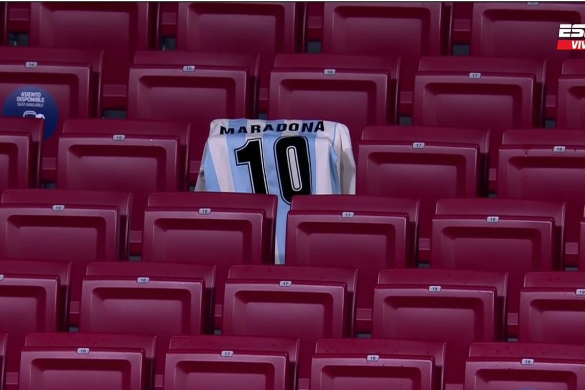 La camiseta de Diego en el Wanda Metropolitano, uno de los tantos homenajes que se hicieron en los partidos de la Champions League
