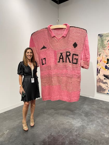 La camiseta del Inter tejida por Lucrecia Lionti que estrellita Brodsky compró por 15.000 dólares en Barro