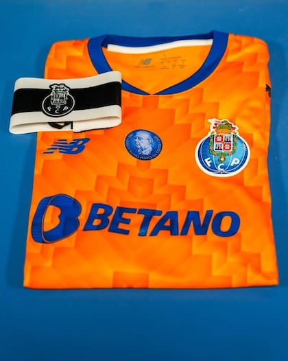 La camiseta especial del Porto, en honor a Jorge Pinta da Costa, utilizada en la última jornada.