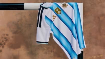 La camiseta estará disponible este jueves 6 de noviembre