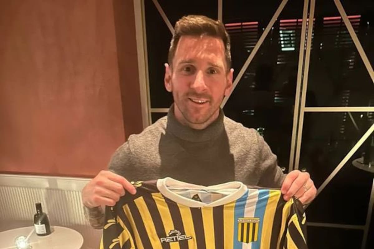 La camiseta homenaje de Almirante Brown a la selección argentina