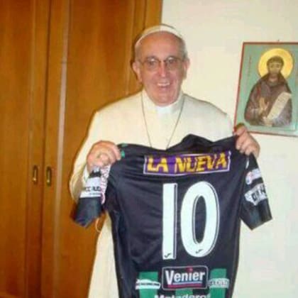 La camiseta que llegó a manos del Papa