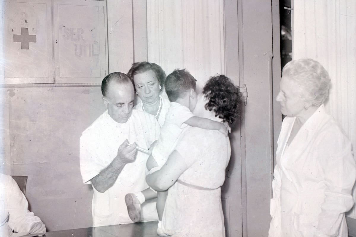 La campaña de vacunación de 1956 por el brote de poliomielitis en la Argentina