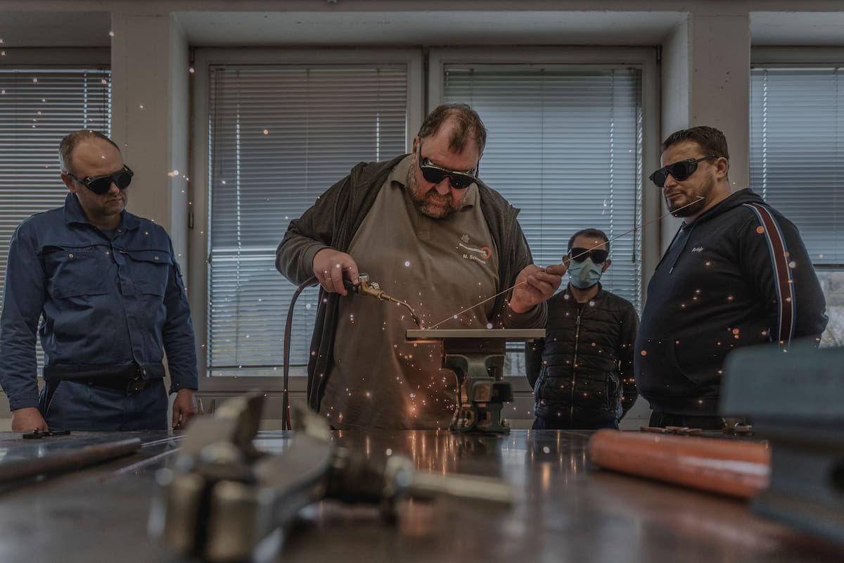 La campaña mundial para atraer a extranjeros con habilidades, especialmente los que se encuentran entre el trabajo físico y el doctorado en física, pretende suavizar la accidentada recuperación de la pandemia