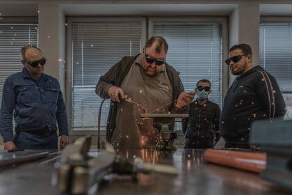 La campaña mundial para atraer a extranjeros con habilidades, especialmente los que se encuentran entre el trabajo físico y el doctorado en física, pretende suavizar la accidentada recuperación de la pandemia