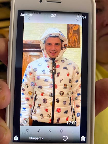 La campera inusual del hijo, que nunca encontró en ninguna morgue o fosa común, por lo que se convenció de que tenía que estar vivo