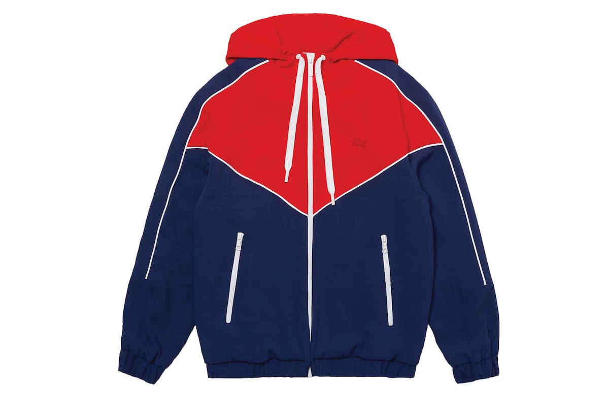 La campera Lacoste es la compañera ideal para esas tardes frescas de primavera.