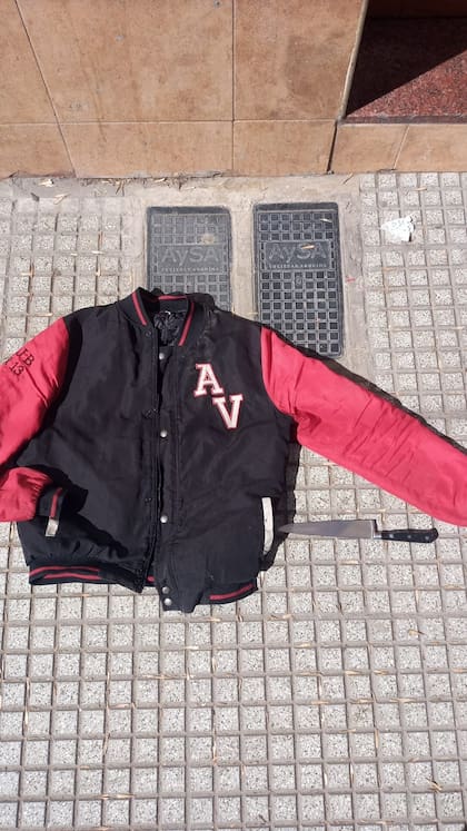 La campera usada por el autor del crimen permitió su identificación tras el relato de testigos