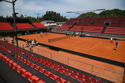La cancha montada en el Jockey Club de Rosario para la serie entre la Argentina y Kazajistán