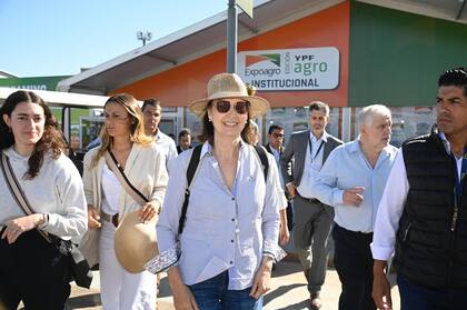 La canciller, al retirarse de la carpa institucional de Expoagro