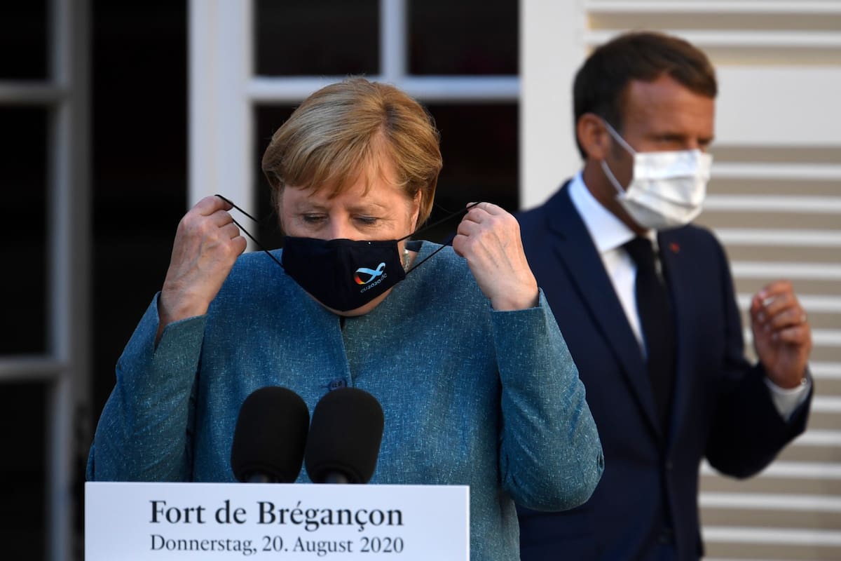 La canciller alemana Angela Merkel y el francés Emmanuel Macron se reunieron en Fort de Bregancon, una tradicional residencia de verano de los líderes franceses