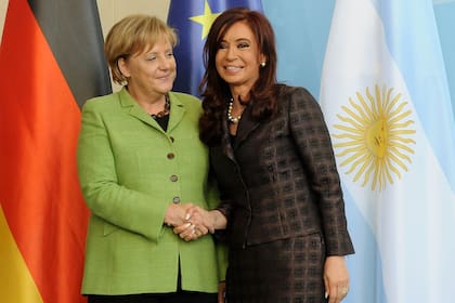 La canciller Angela Merkel y Cristina Kirchner en la sede del gobierno alemán, en 2010