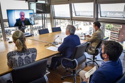 La Cancillería firmó hoy un acuerdo de cooperación con Boca Juniors para desarrollar actividades en conjunto que contribuyan a la difusión de la imagen argentina en el exterior.