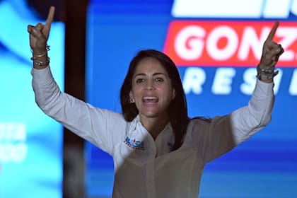La candidata correísta Luisa González en el acto de cierre de campaña