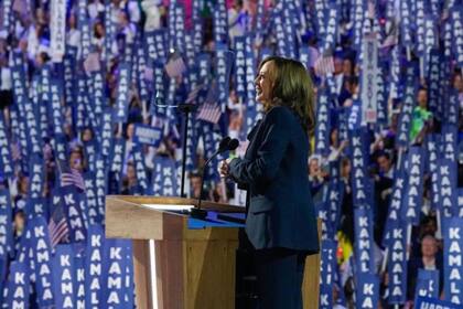 La candidata demócrata cerró la convención de su partido con un discurso en el que recordó su historia de vida
