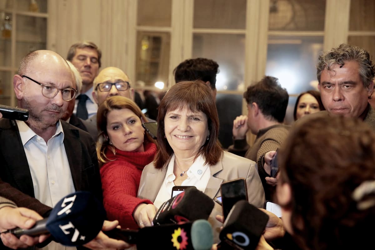 La candidata Patricia Bullrich, hace declaraciones luego de la reunión