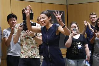 El rechazo a Trump da bríos a la izquierda dentro del Partido Demócrata