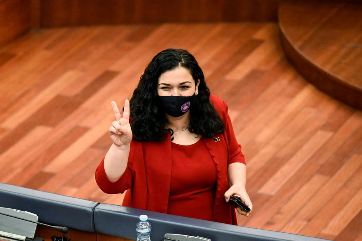 La candidatura de Vjosa Osmani, profesora de derecho de 38 años, fue respaldada por el primer ministro Albin Kurti y su movimiento político de izquierda Vetevendosje