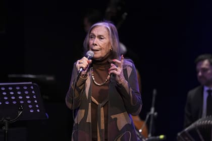 La cantante Amalita Baltar rindió tributo a Borges y a Piazzolla
