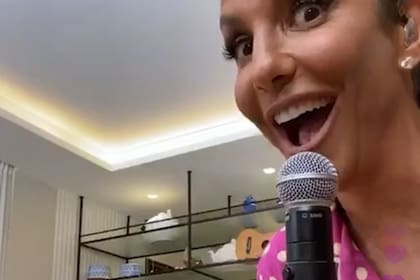 La cantante brasileña, Ivete Sangalo, y su particular recital