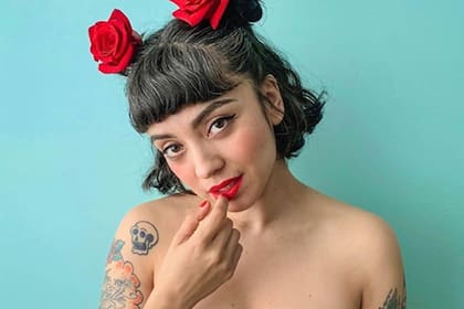 La cantante chilena sigue pidiendo justicia por su país, y dejó su huella en los Latin Grammy